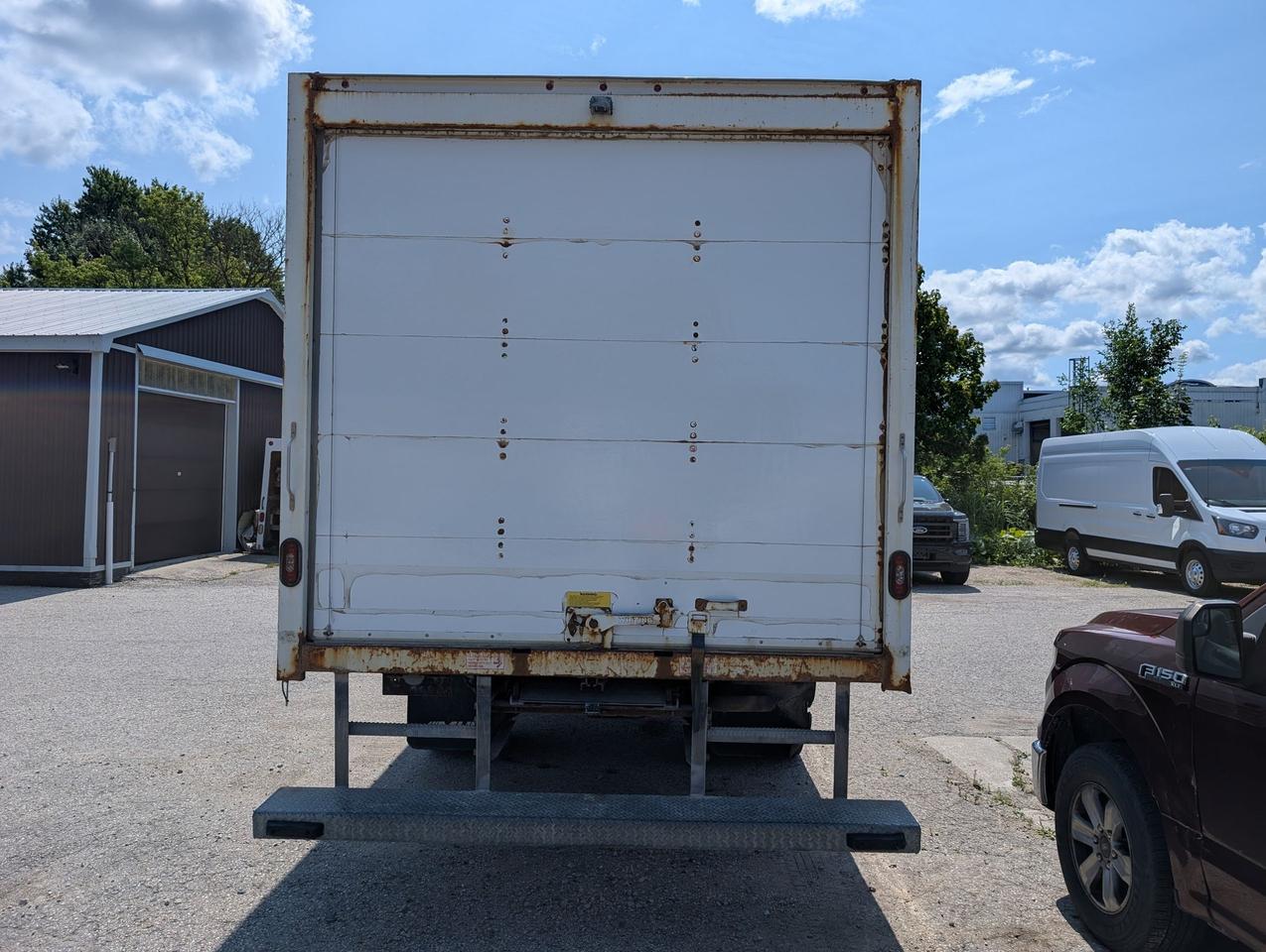 2017 Ford F-450 XL 2WD Box Truck 120" WB Photo4