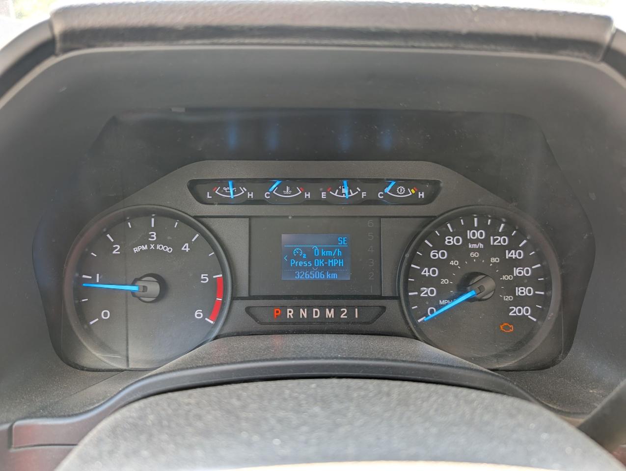 2017 Ford F-450 XL 2WD Box Truck 120" WB Photo