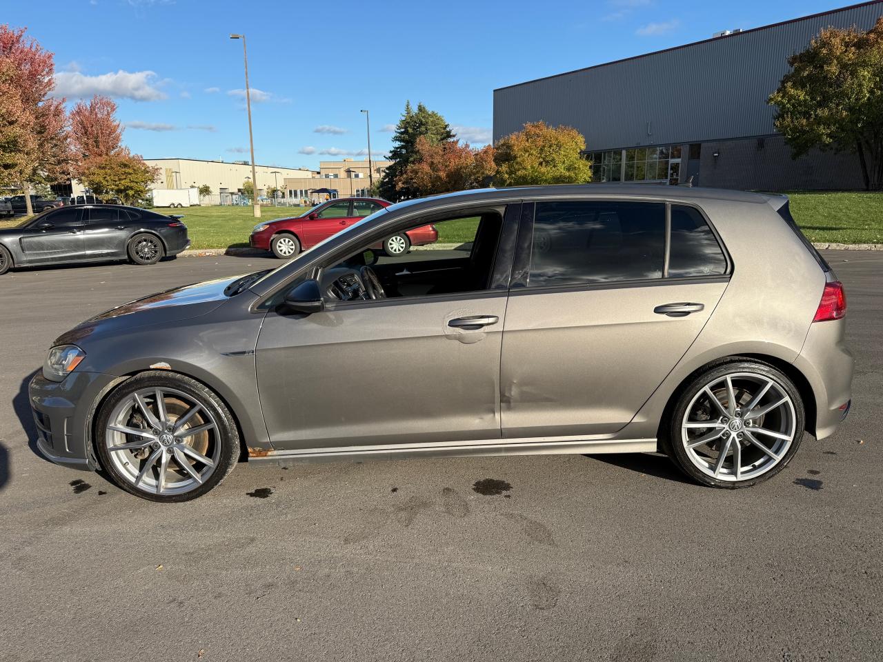 2017 Volkswagen Golf R w/DCC & Navigation | AWD | LEATHER | CARPLAY Photo3