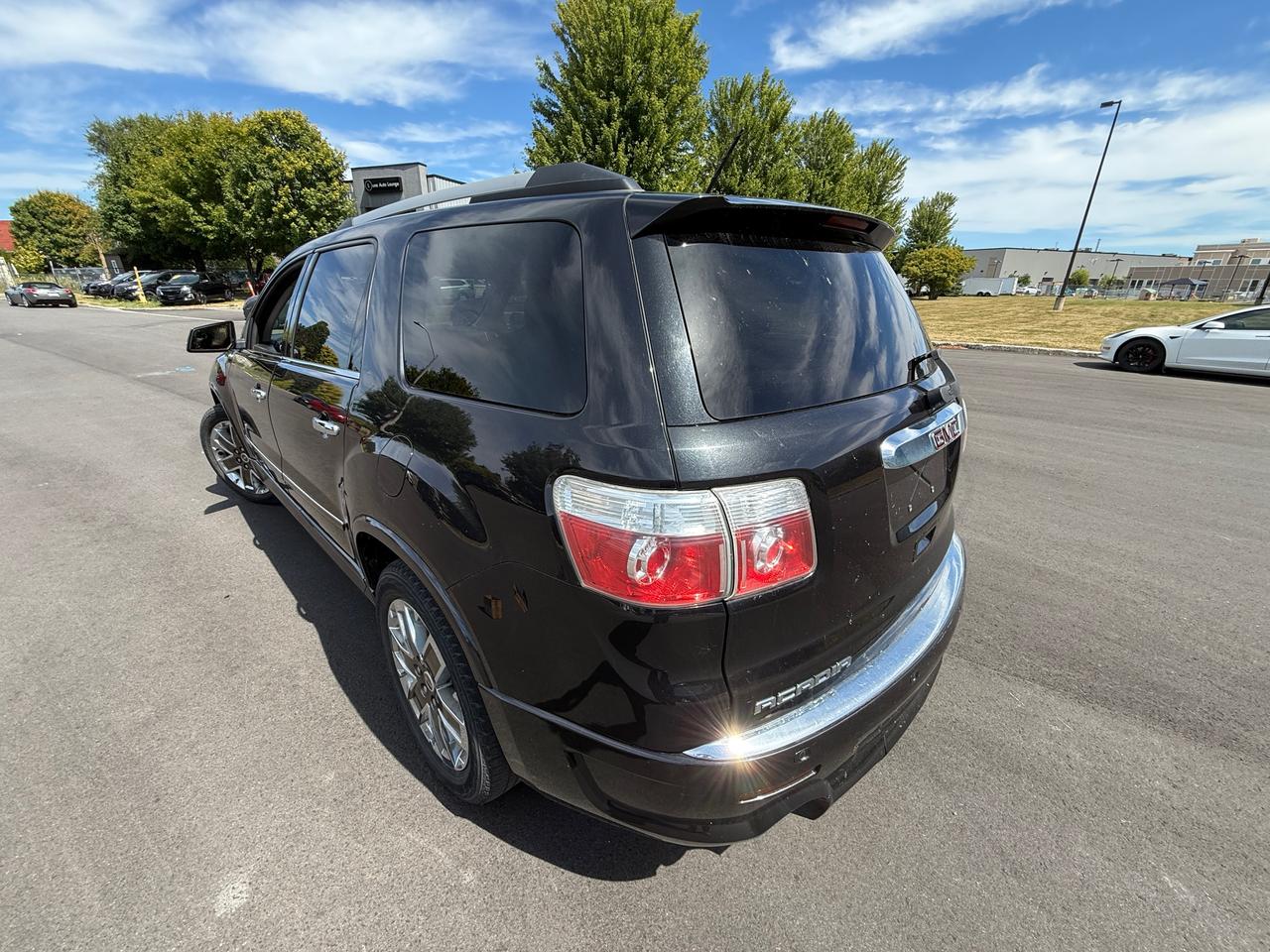 2012 GMC Acadia Denali | CAPTAIN'S CHAIRS! | LOADED!! - Photo #7