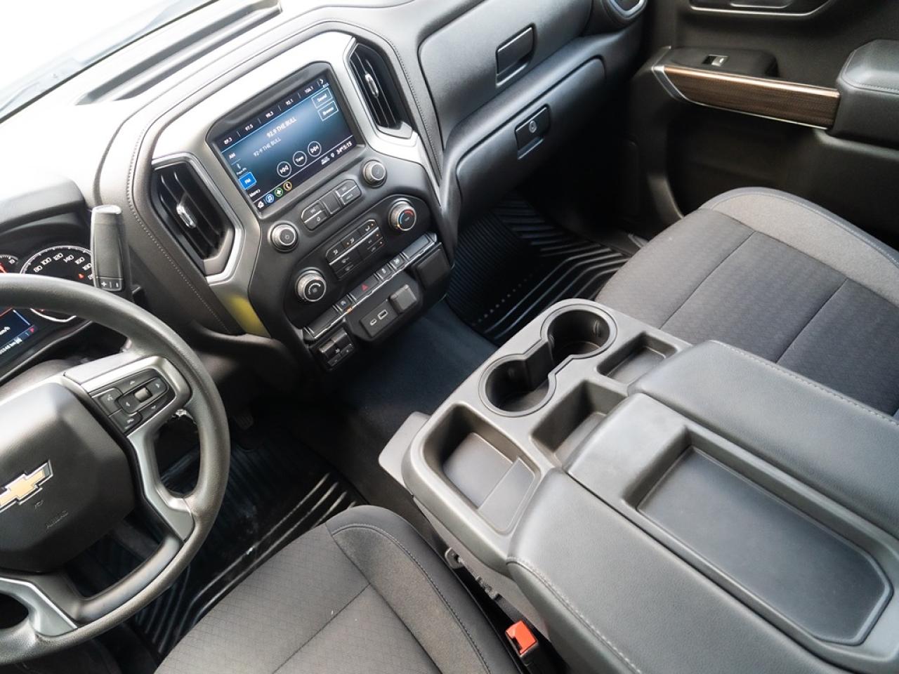 2019 Chevrolet Silverado 1500 LT CREW CAB 4X4 Photo9