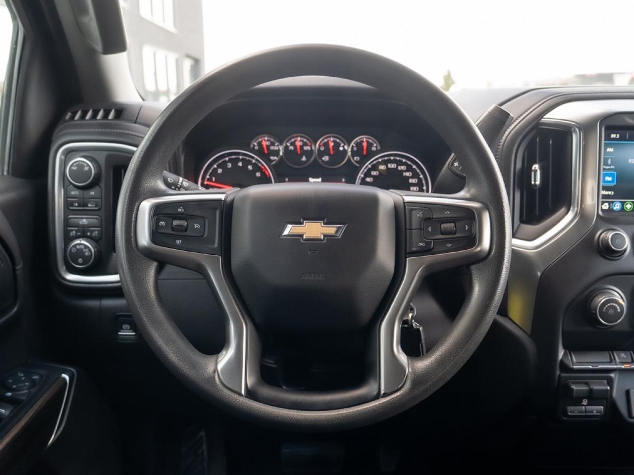 2019 Chevrolet Silverado 1500 LT CREW CAB 4X4 Photo32