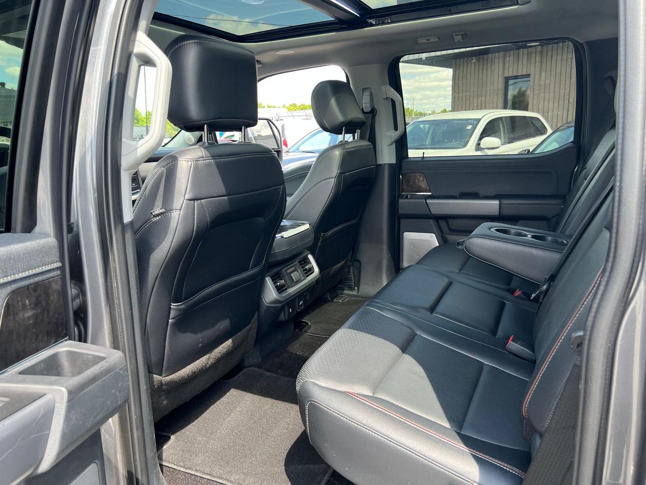 2022 Ford F-150 Lariat - Photo #13