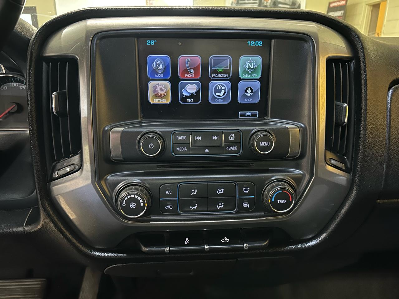 2018 Chevrolet Silverado 1500 LT - Photo #11