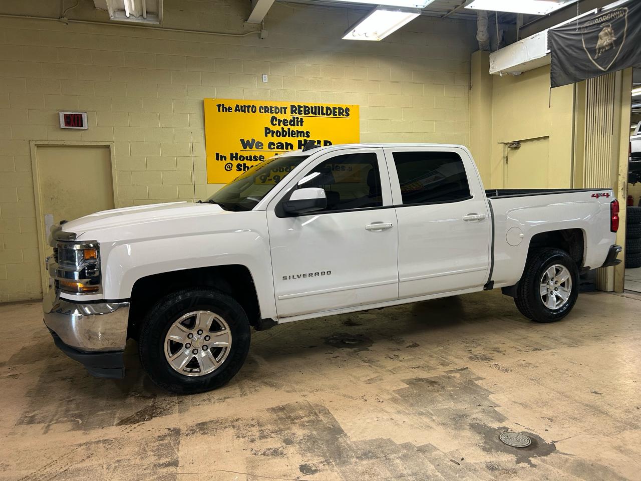 2018 Chevrolet Silverado 1500 LT - Photo #4