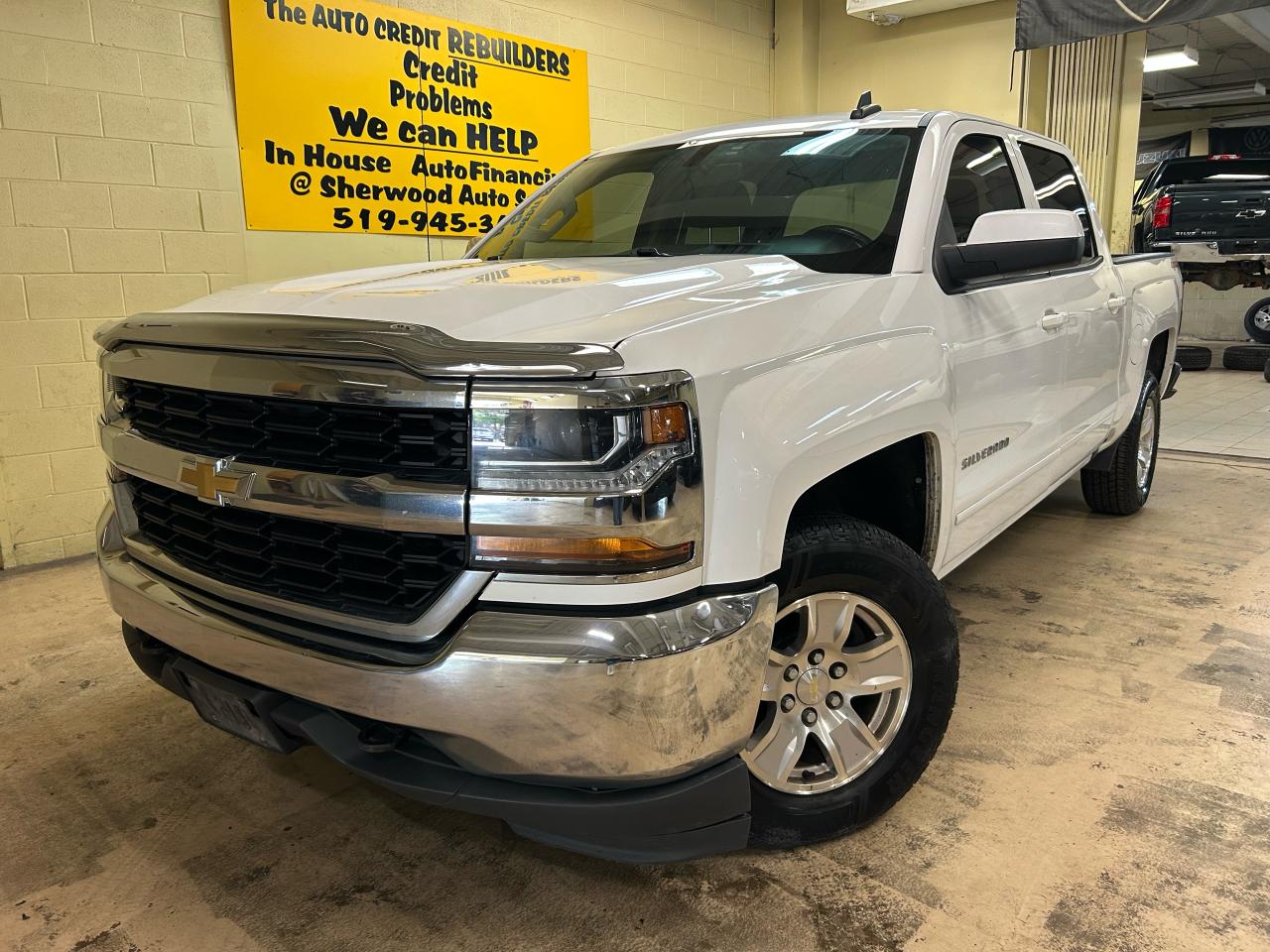 2018 Chevrolet Silverado 1500 LT - Photo #2