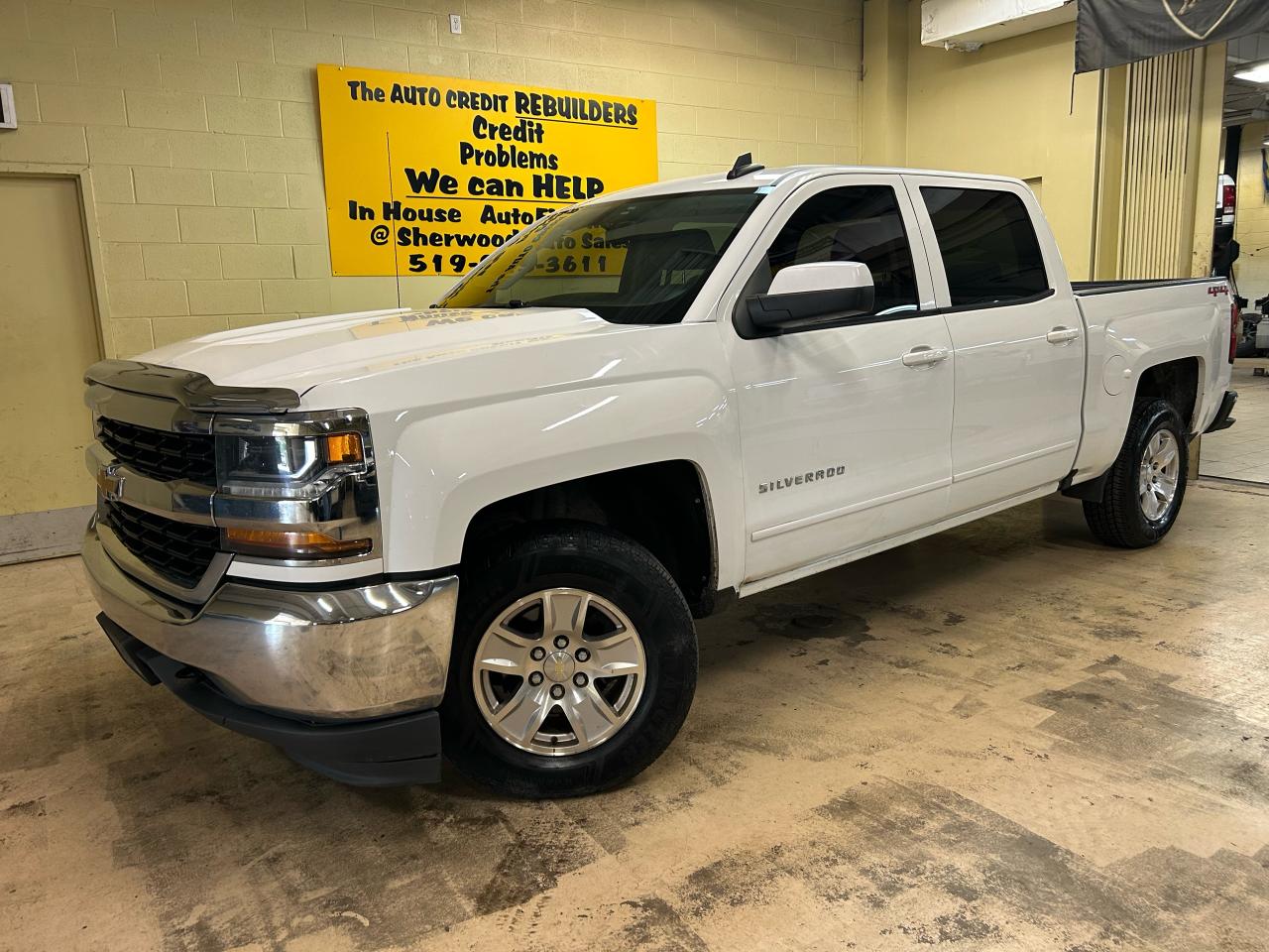 Used 2018 Chevrolet Silverado 1500 LT for sale in Windsor, ON