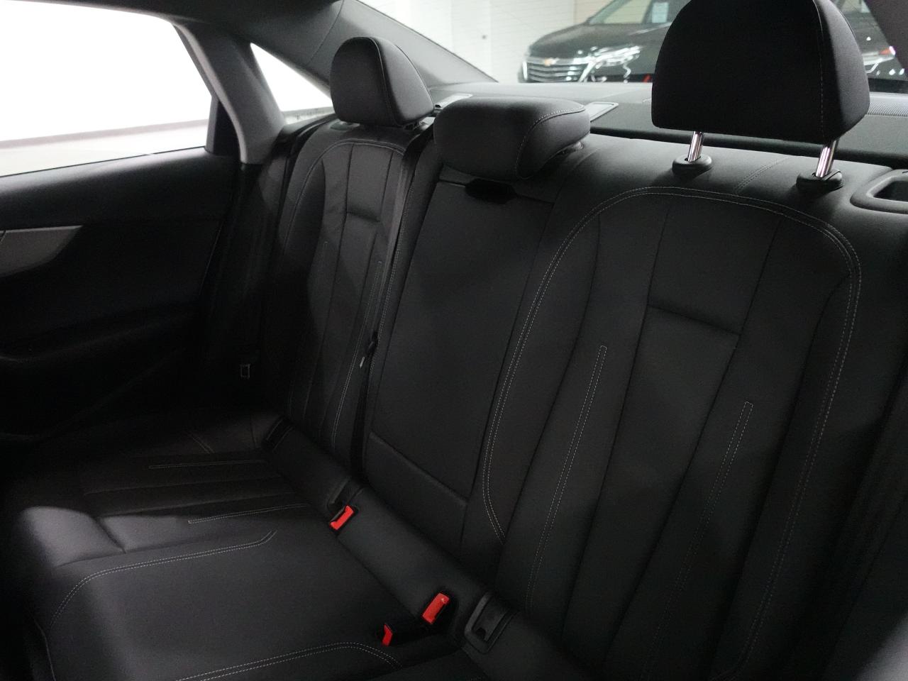 2020 Audi A4 KOMFORT | AWD | Leather | Sunroof | ACC | CarPlay Photo