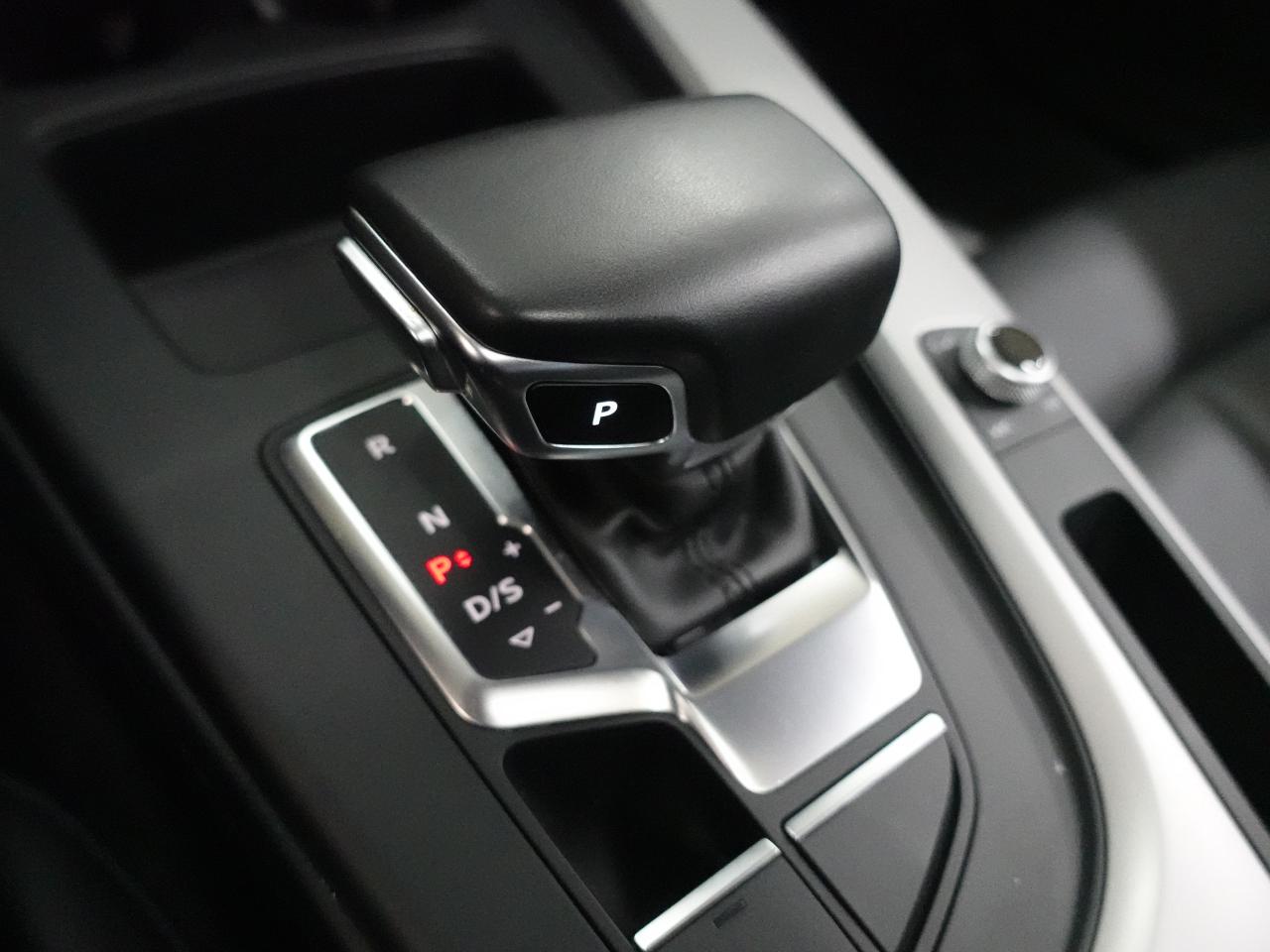 2020 Audi A4 KOMFORT | AWD | Leather | Sunroof | ACC | CarPlay Photo