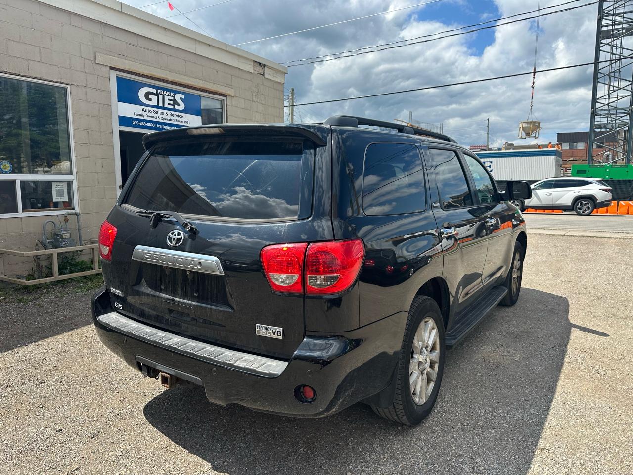 2008 Toyota Sequoia Platinum - Photo #2