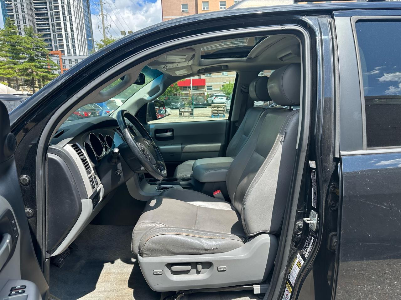 2008 Toyota Sequoia Platinum - Photo #7