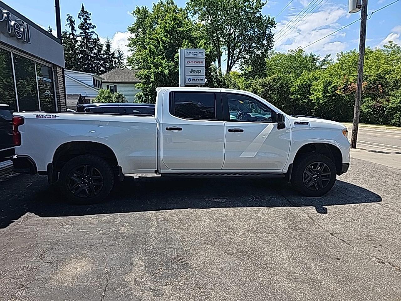 Used 2024 Chevrolet Silverado 1500 LT Trail Boss LEATHER, POWER SUNROOF for sale in New Hamburg, ON
