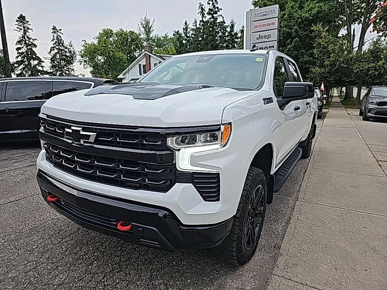 Used 2024 Chevrolet Silverado 1500 LT Trail Boss LEATHER, POWER SUNROOF for sale in New Hamburg, ON