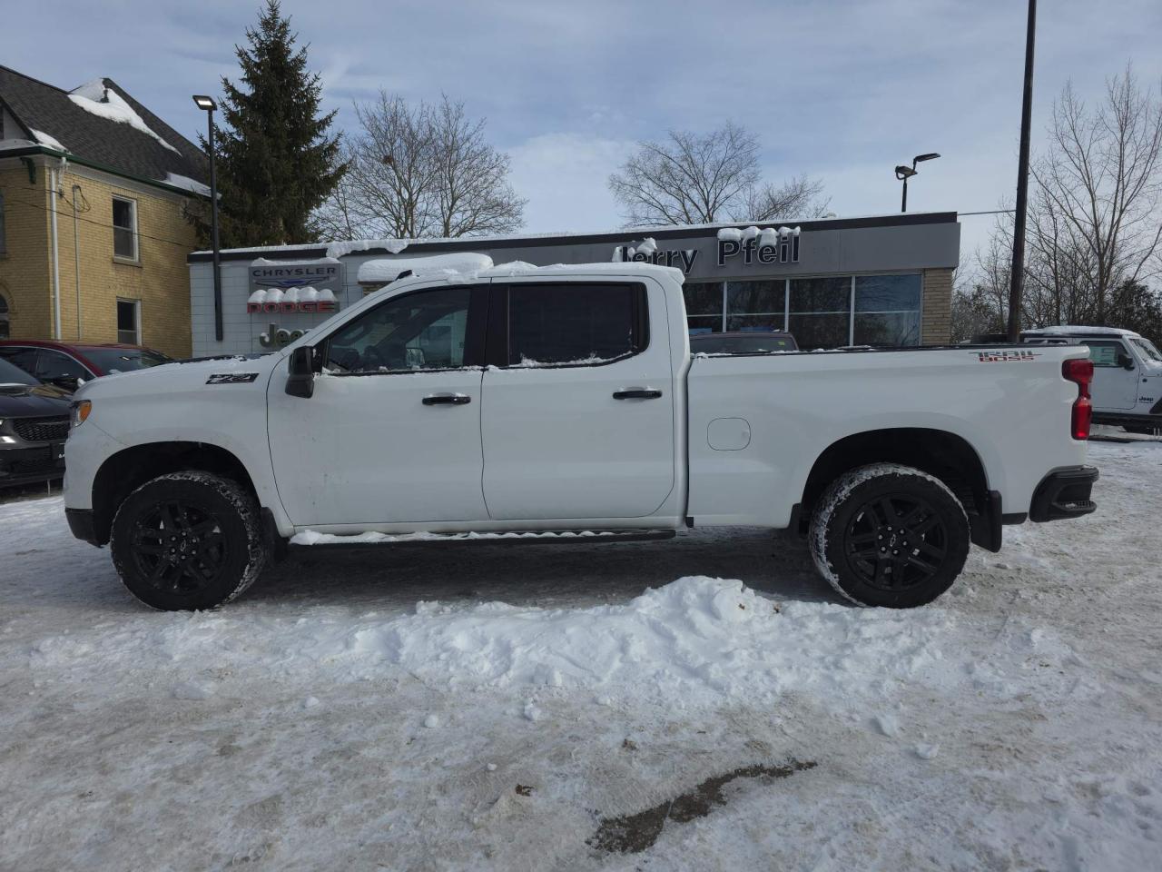 2024 Chevrolet Silverado 1500 LT Trail Boss LEATHER, POWER SUNROOF Photo