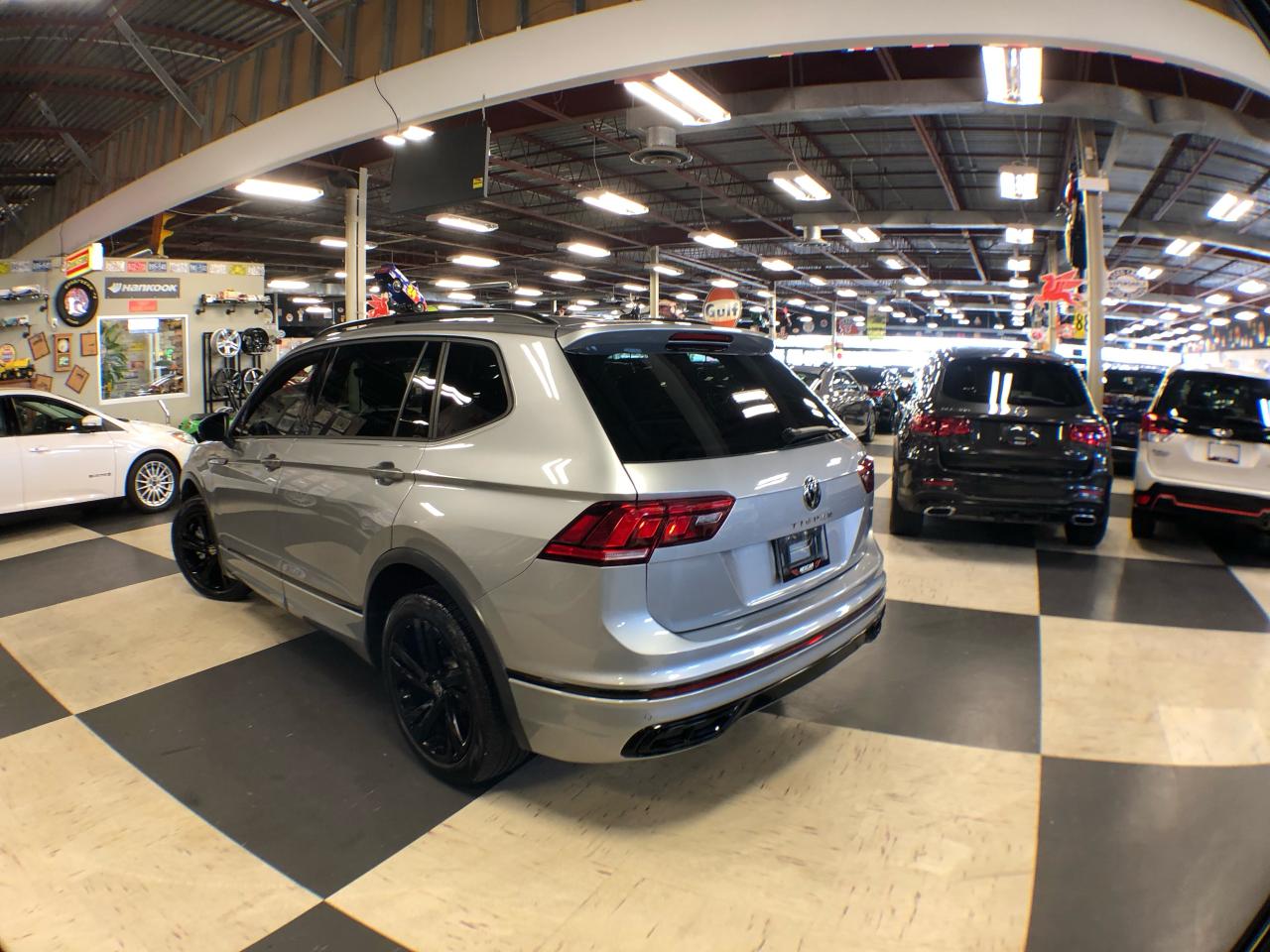 2023 Volkswagen Tiguan COMFORTLINE R-LINE B/EDITION AWD LEATHER PAN/ROOF Photo4