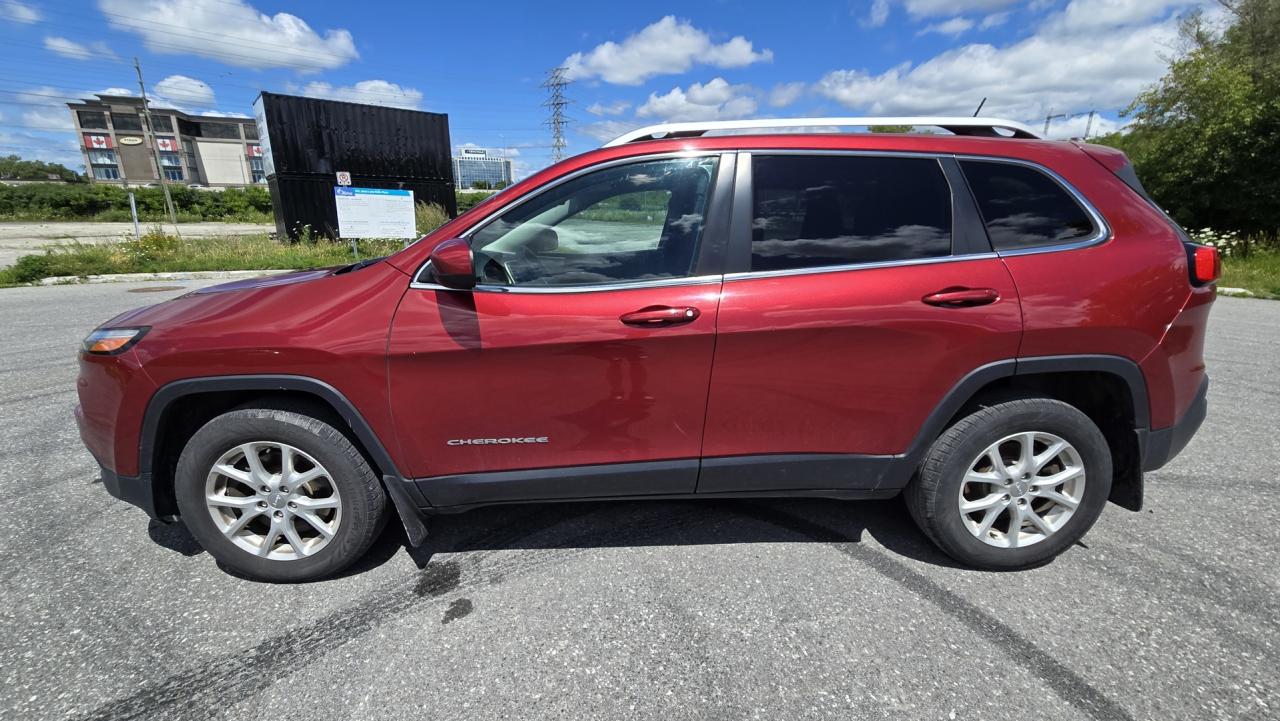 2015 Jeep Cherokee Latitude 4WD - Photo #2