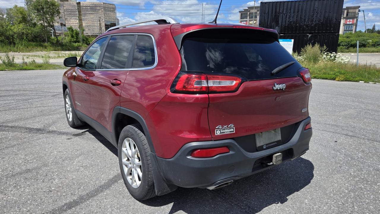 2015 Jeep Cherokee Latitude 4WD - Photo #3