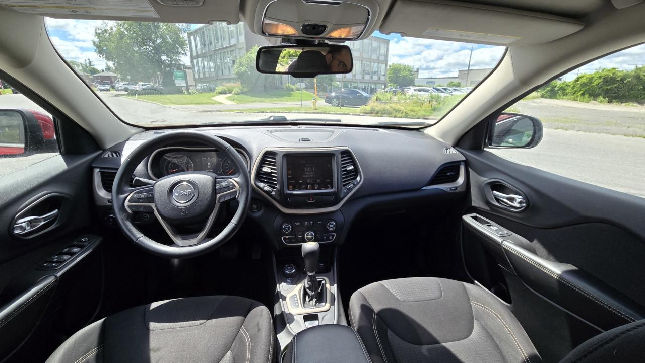 2015 Jeep Cherokee Latitude 4WD - Photo #10