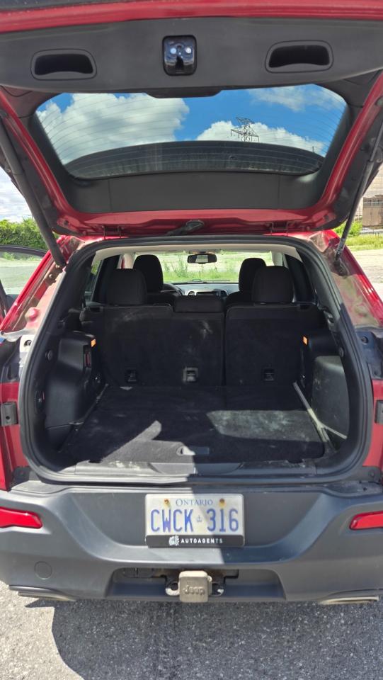 2015 Jeep Cherokee Latitude 4WD - Photo #8