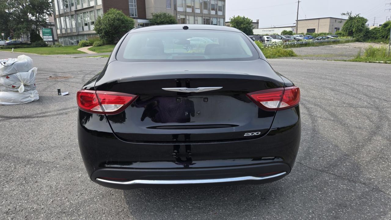 2015 Chrysler 200 Limited - Photo #4