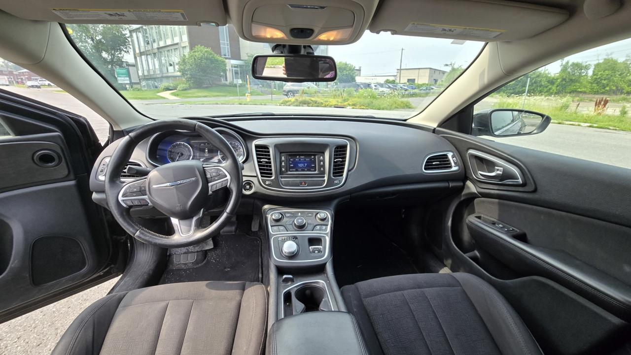 2015 Chrysler 200 Limited - Photo #10