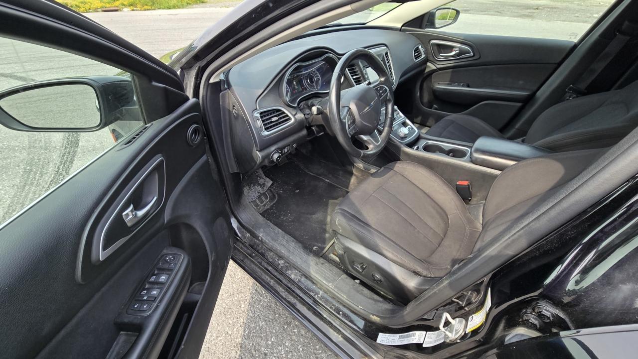 2015 Chrysler 200 Limited - Photo #11
