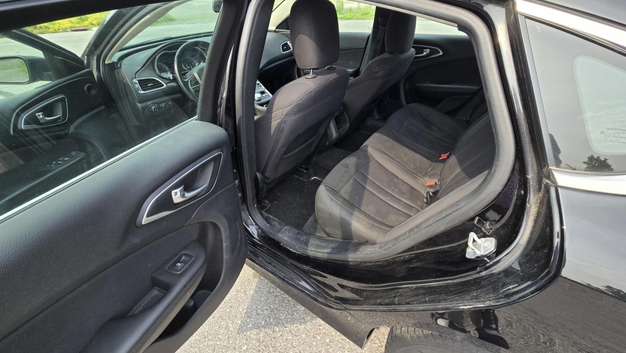 2015 Chrysler 200 Limited - Photo #12