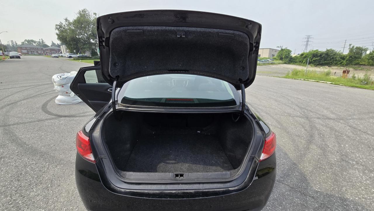 2015 Chrysler 200 Limited - Photo #13