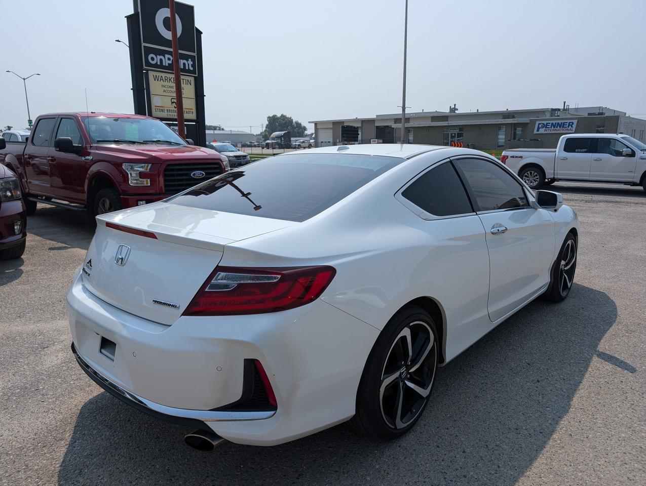 2017 Honda Accord Touring | LEATHER | SUNROOF | ADAPTIVE CRUISE CONT - Photo #4