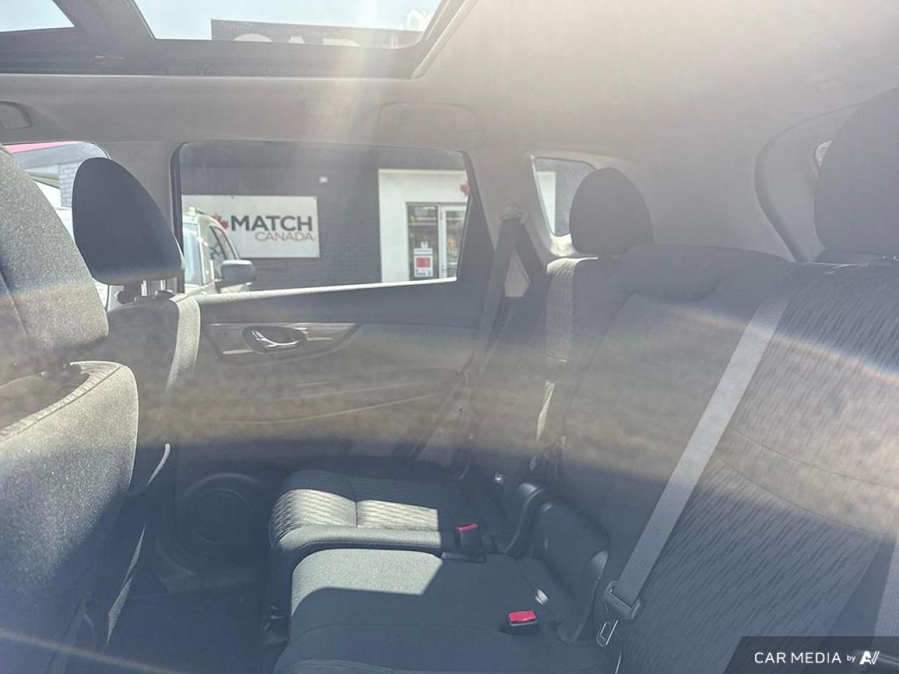 2020 Nissan Rogue SV / NO ACCIDENTS / PANO ROOF / HTD SEATS / AWD - Photo #22