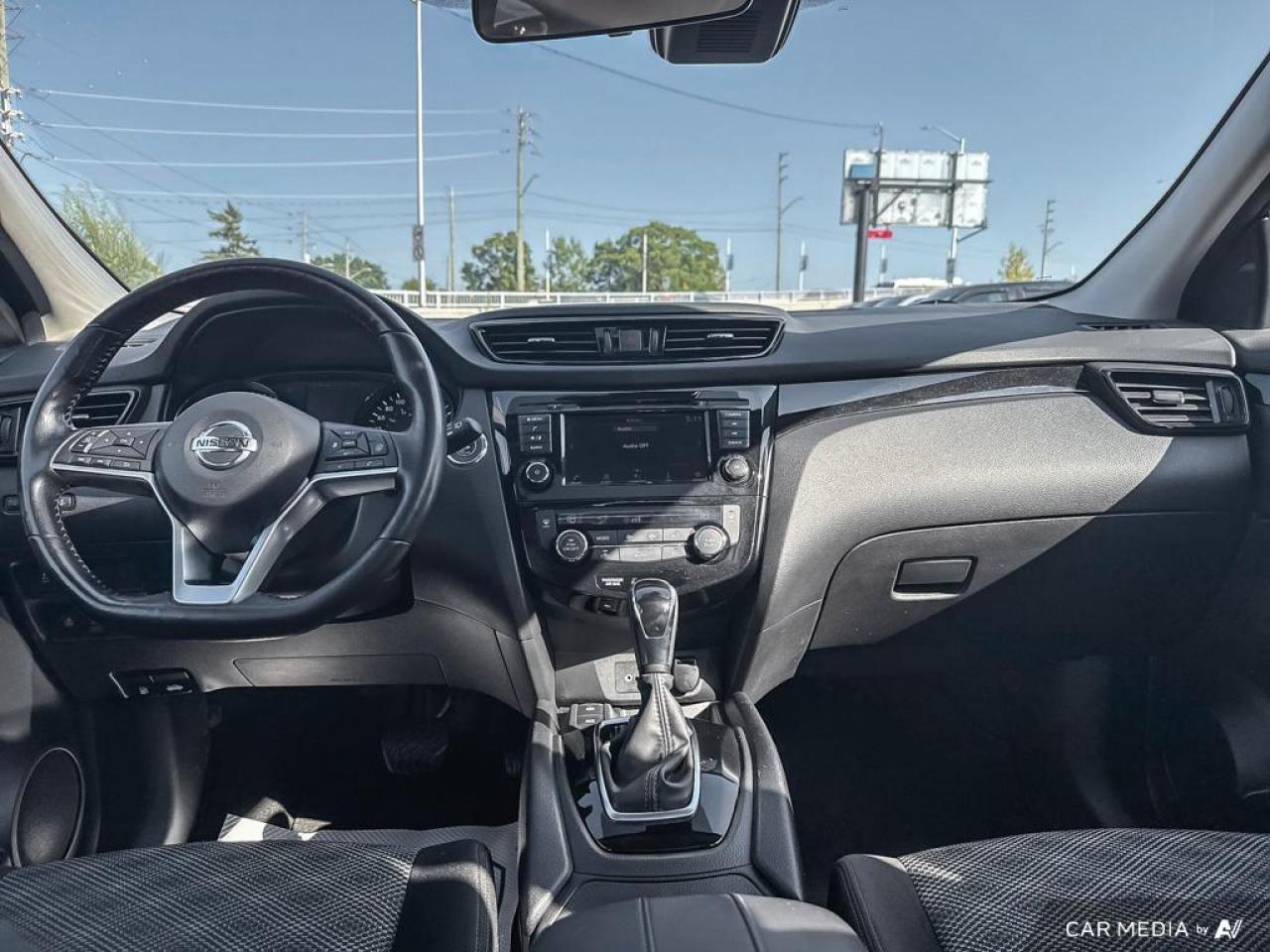 2022 Nissan Qashqai SV / NO ACCIDENTS / ROOF / HTD SEATS / AWD - Photo #12