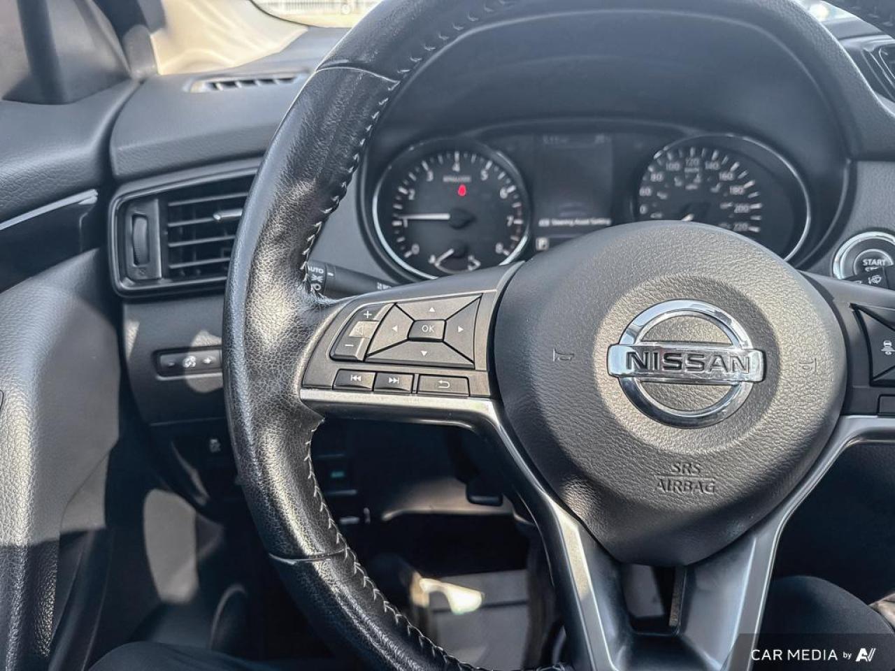 2022 Nissan Qashqai SV / NO ACCIDENTS / ROOF / HTD SEATS / AWD - Photo #21