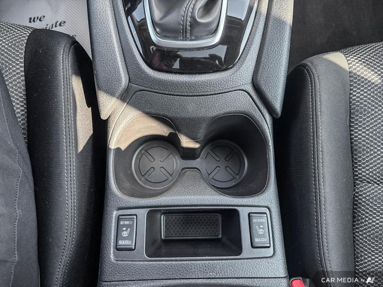 2022 Nissan Qashqai SV / NO ACCIDENTS / ROOF / HTD SEATS / AWD - Photo #18