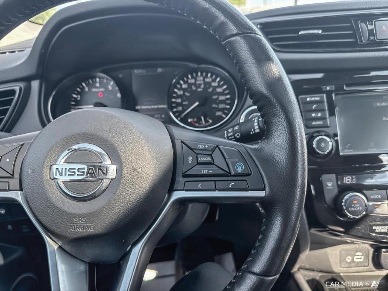 2022 Nissan Qashqai SV / NO ACCIDENTS / ROOF / HTD SEATS / AWD - Photo #22