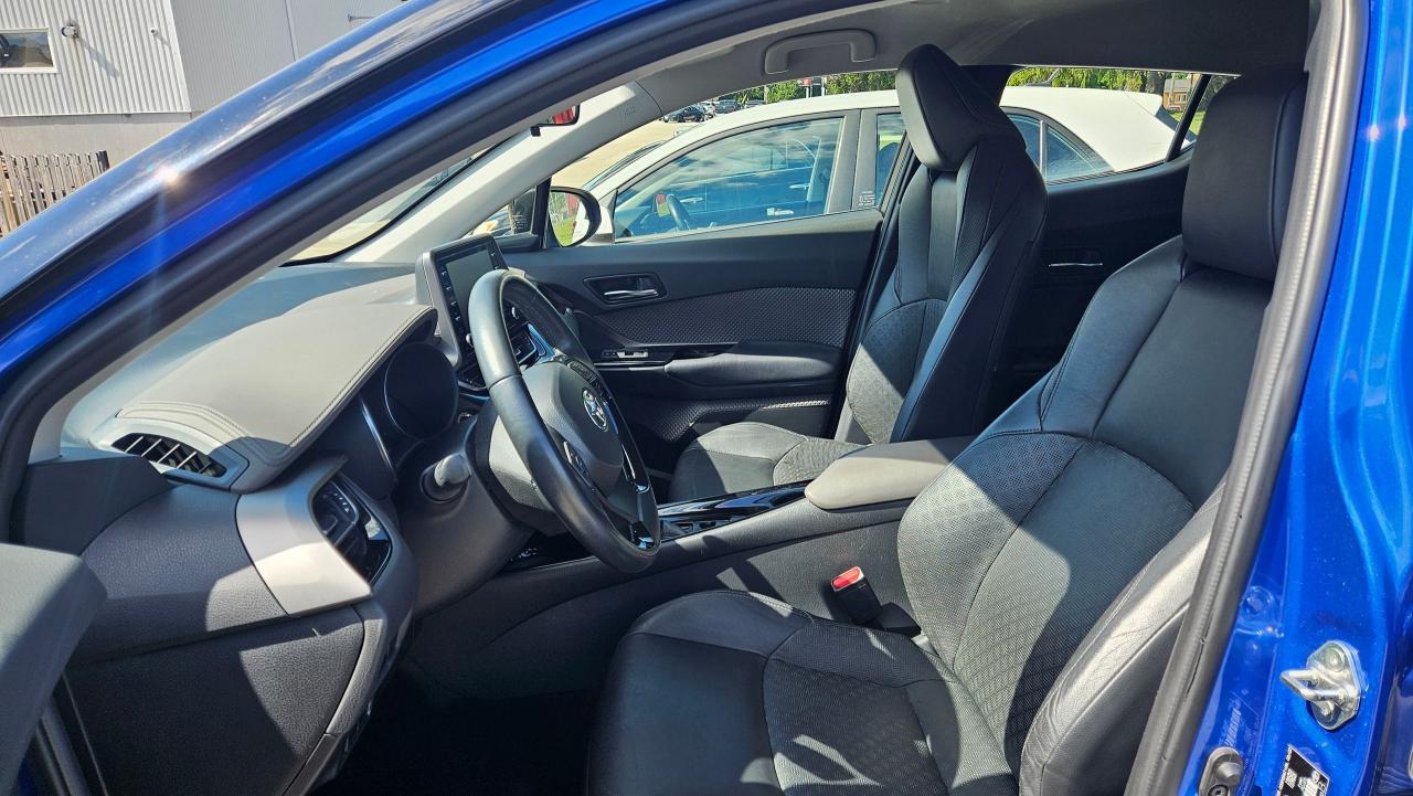 2022 Toyota C-HR Limited - Photo #5