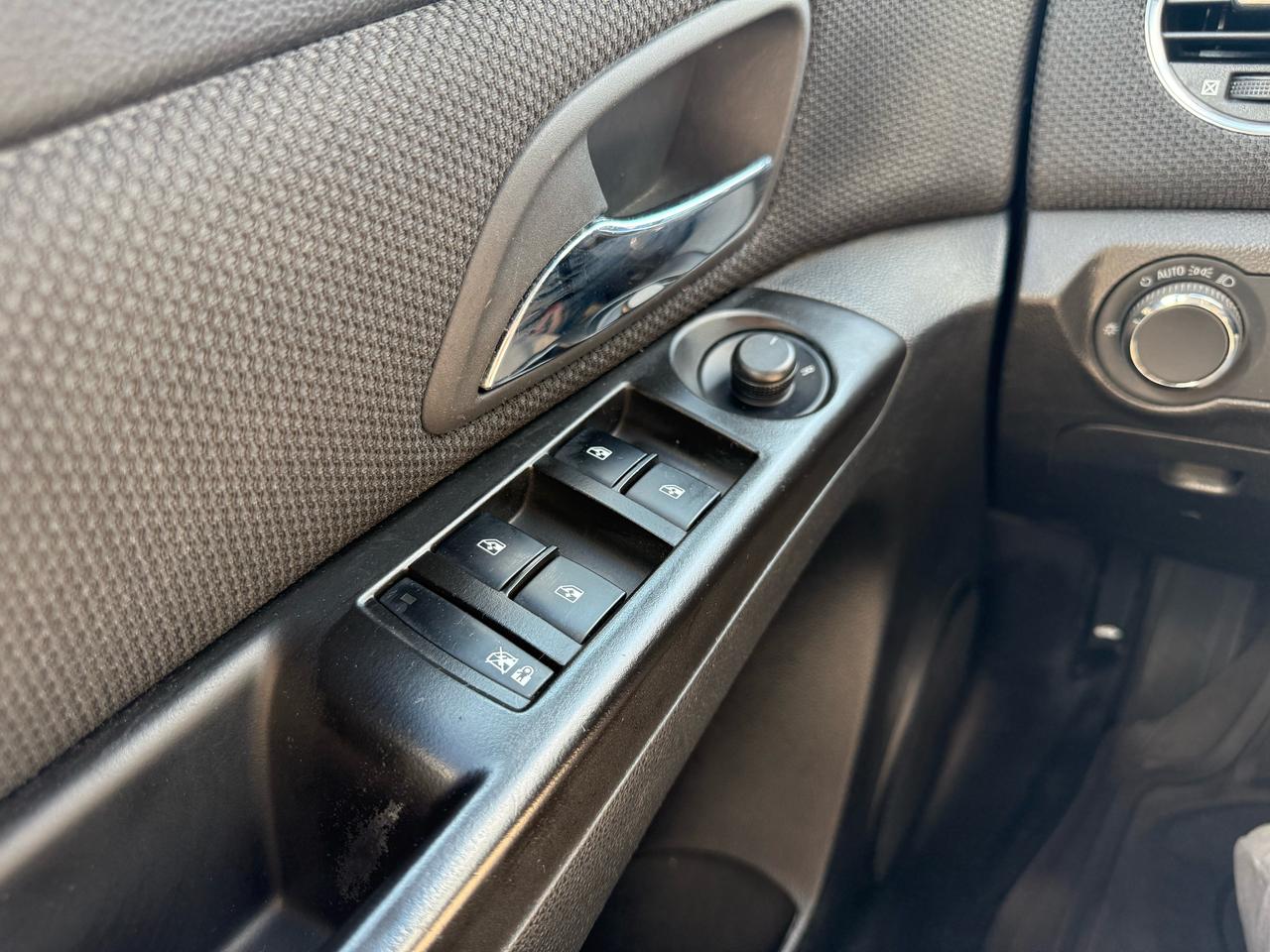2012 Chevrolet Cruze LT Turbo w/1SA Photo