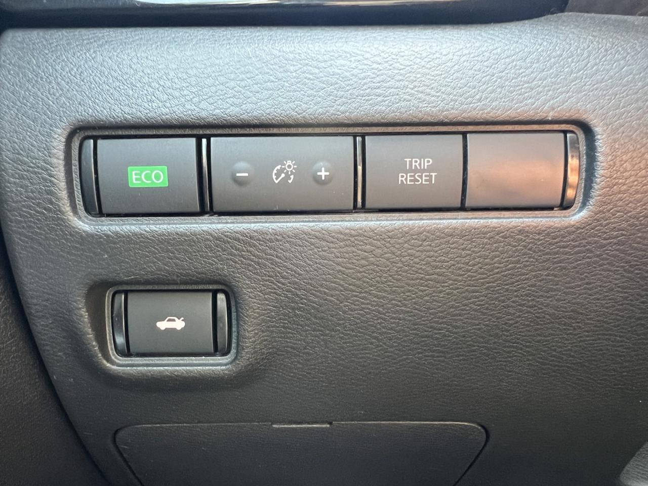 2020 Nissan Sentra SR - Photo #19