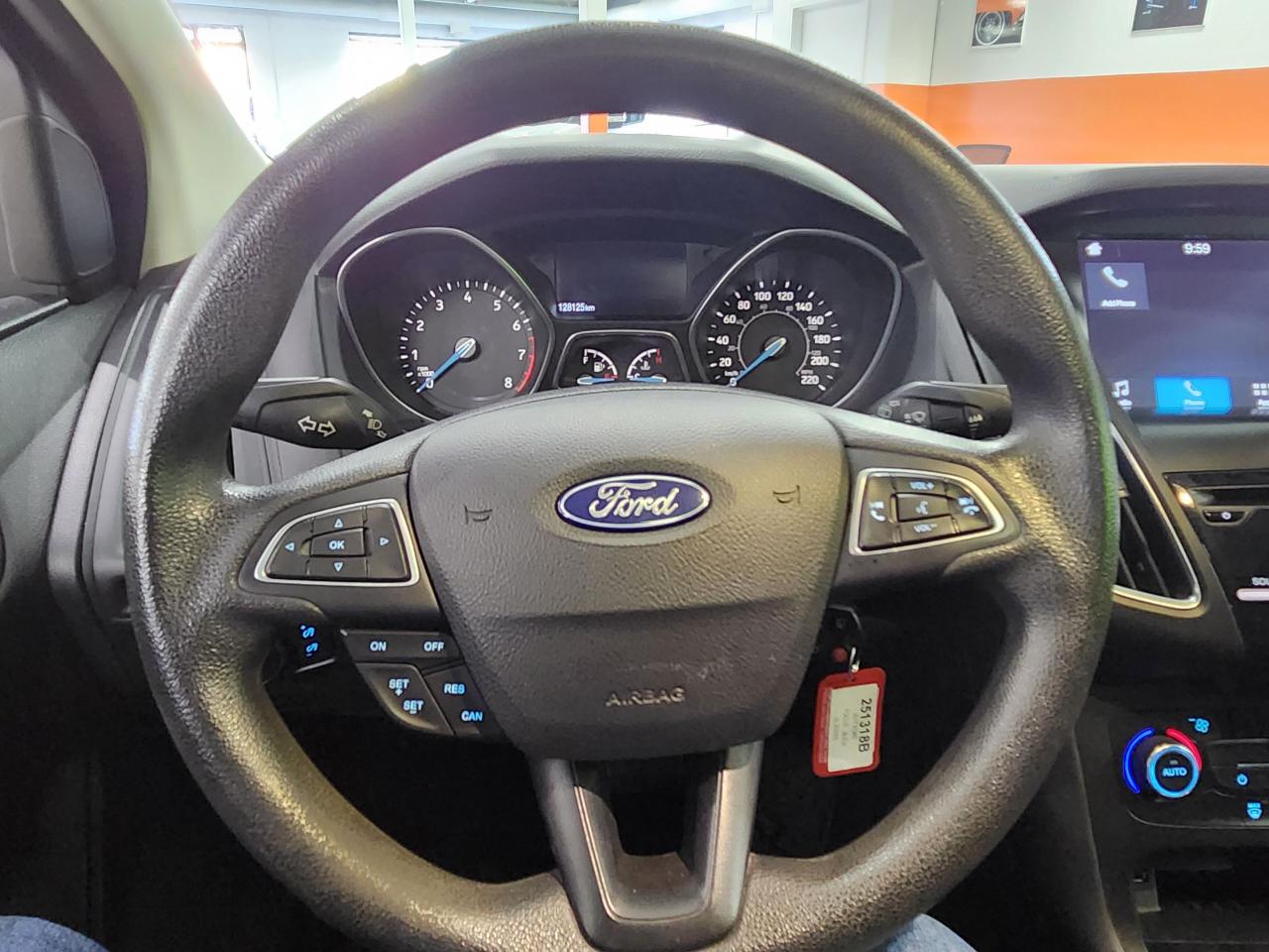 2017 Ford Focus SEL SUNROOF REAR CAM A/C - Photo #22
