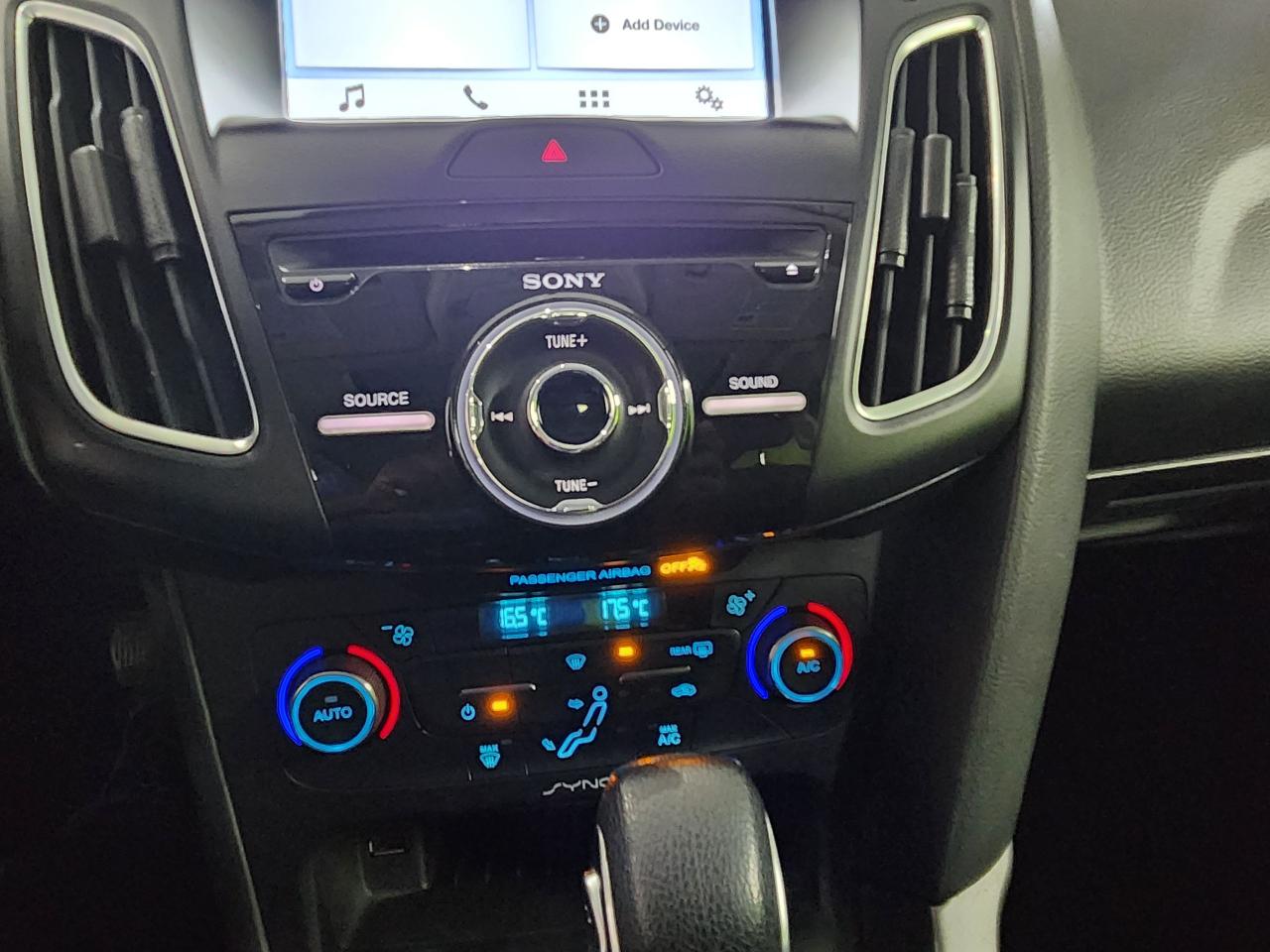 2017 Ford Focus SEL SUNROOF REAR CAM A/C - Photo #20