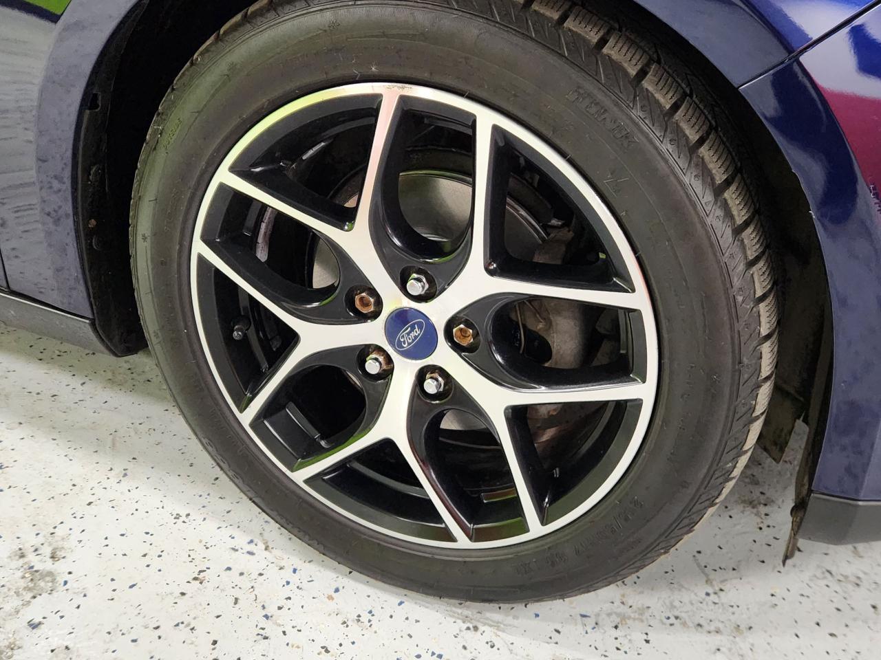 2017 Ford Focus SEL Sunroof Auto New Brakes, Clean - Photo #6