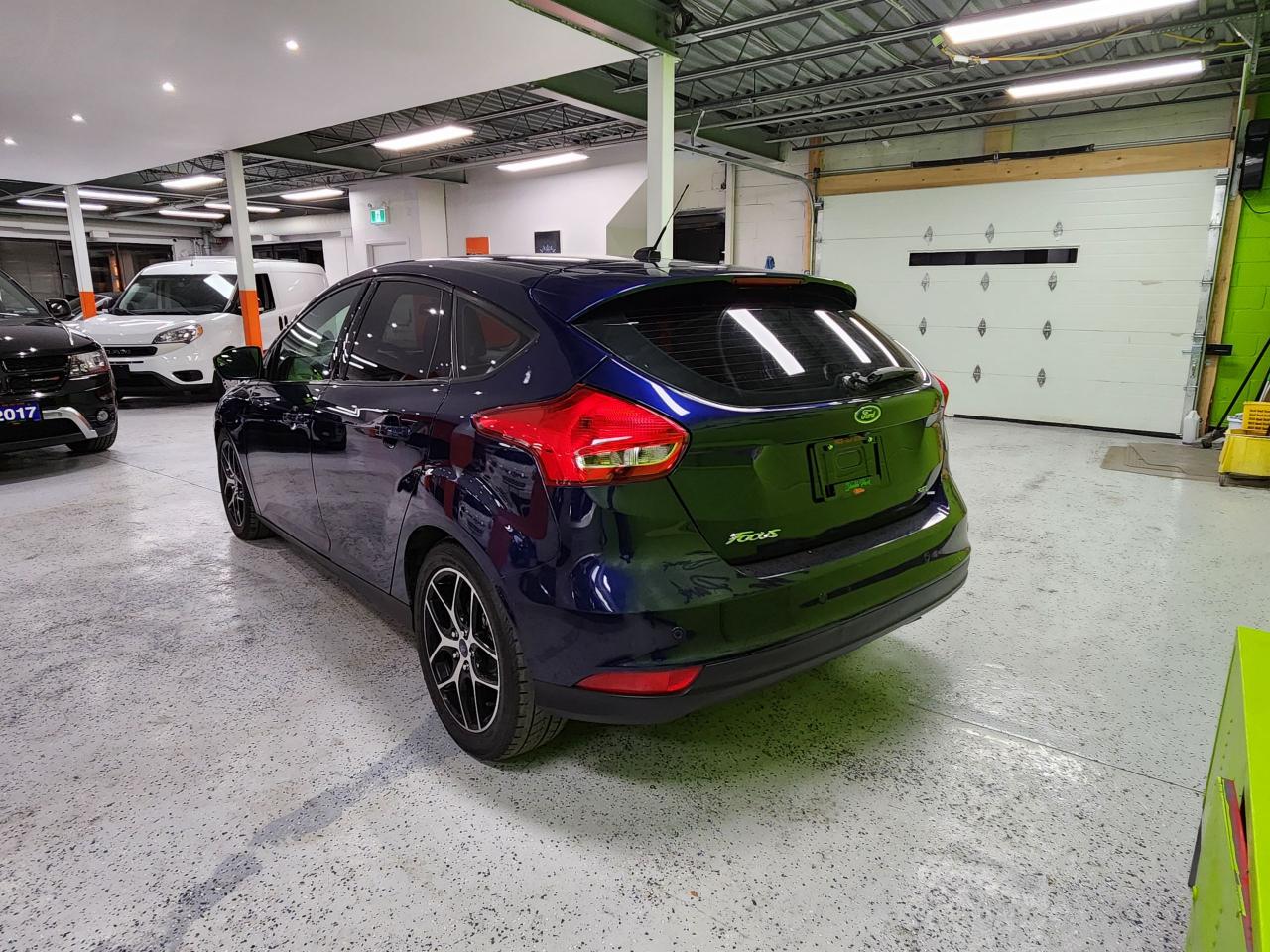 2017 Ford Focus SEL Sunroof Auto New Brakes, Clean - Photo #12
