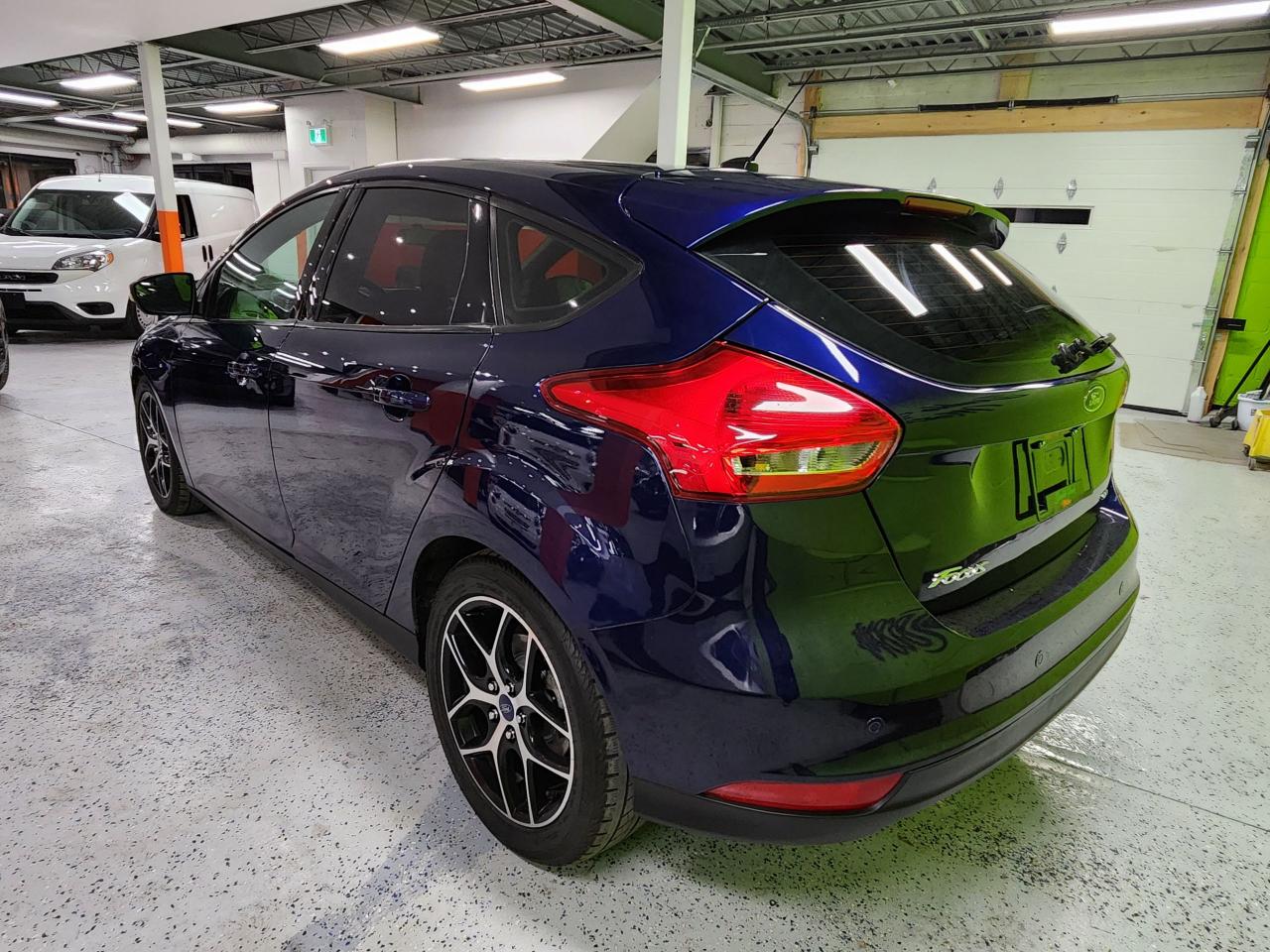 2017 Ford Focus SEL Sunroof Auto New Brakes, Clean - Photo #13