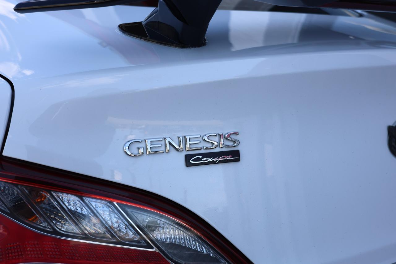 2015 Hyundai Genesis Coupe 3.8L GT - MANUAL|SUNROOF|NAVI|CAMERA|LEATHER - Photo #6