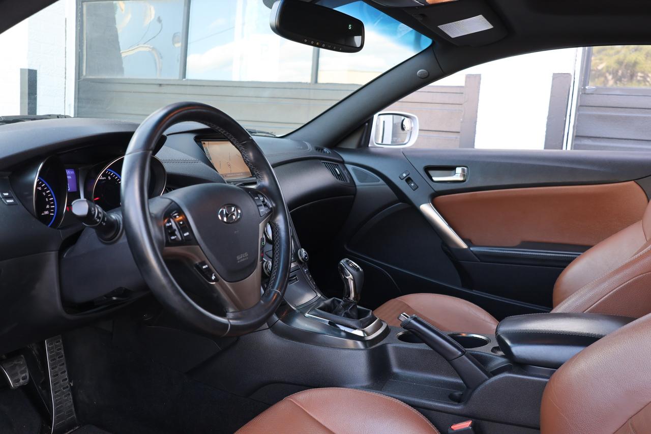 2015 Hyundai Genesis Coupe 3.8L GT - MANUAL|SUNROOF|NAVI|CAMERA|LEATHER - Photo #10