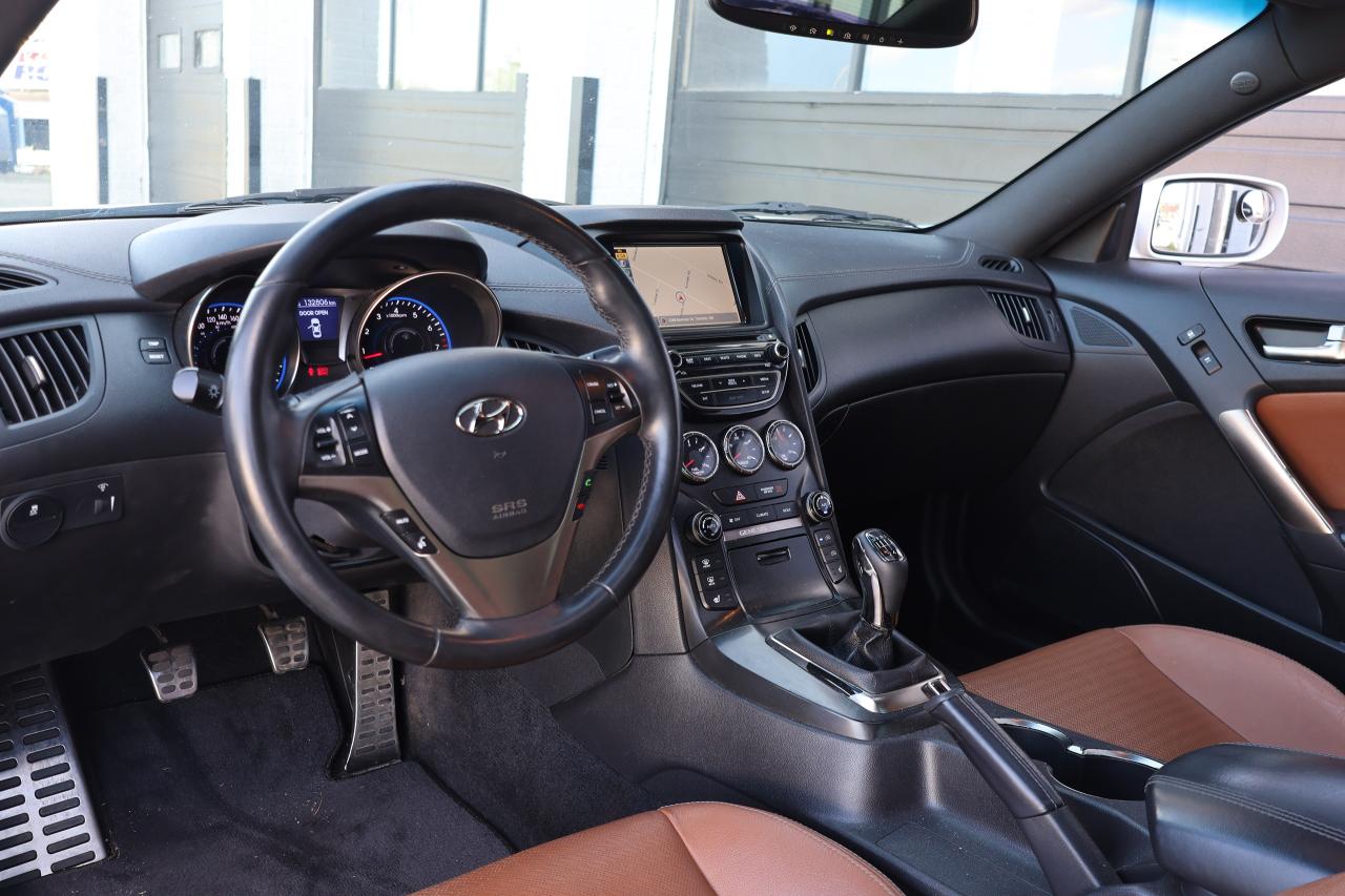 2015 Hyundai Genesis Coupe 3.8L GT - MANUAL|SUNROOF|NAVI|CAMERA|LEATHER - Photo #14