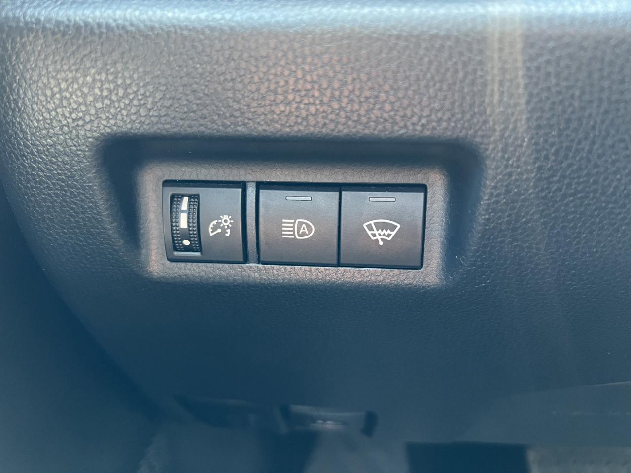 2020 Toyota RAV4 LE AWD - Photo #6