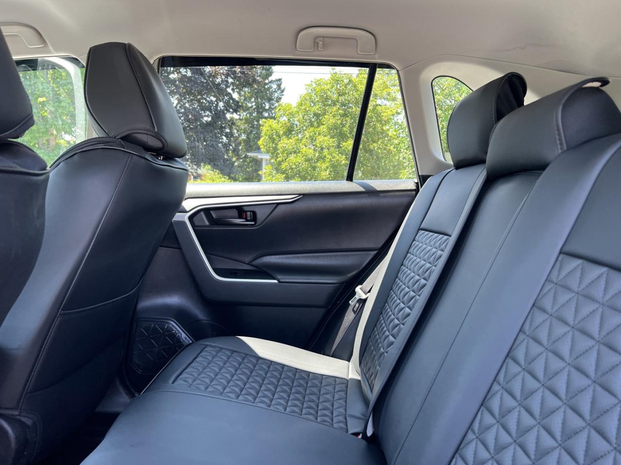 2020 Toyota RAV4 LE AWD - Photo #16