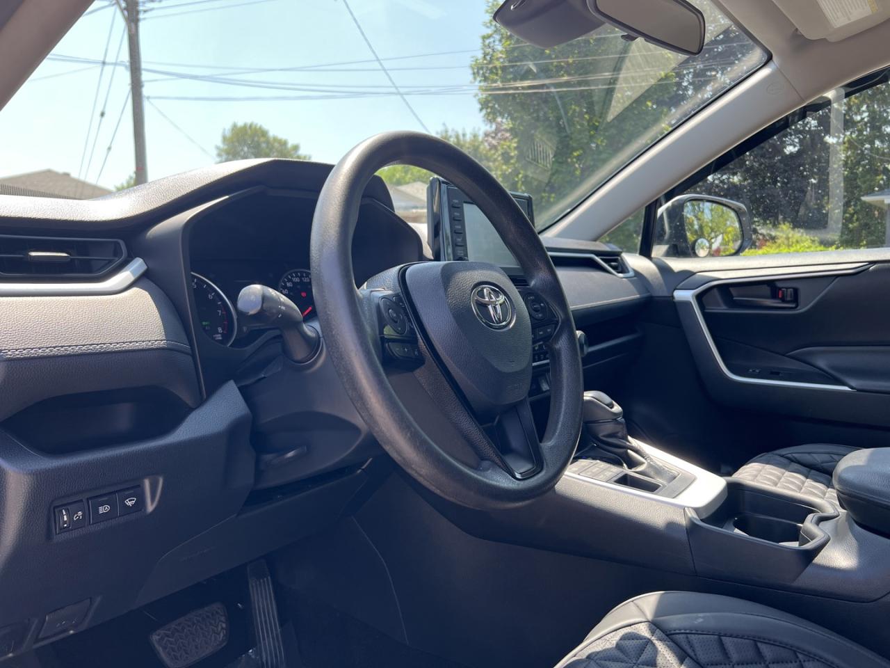 2020 Toyota RAV4 LE AWD - Photo #18