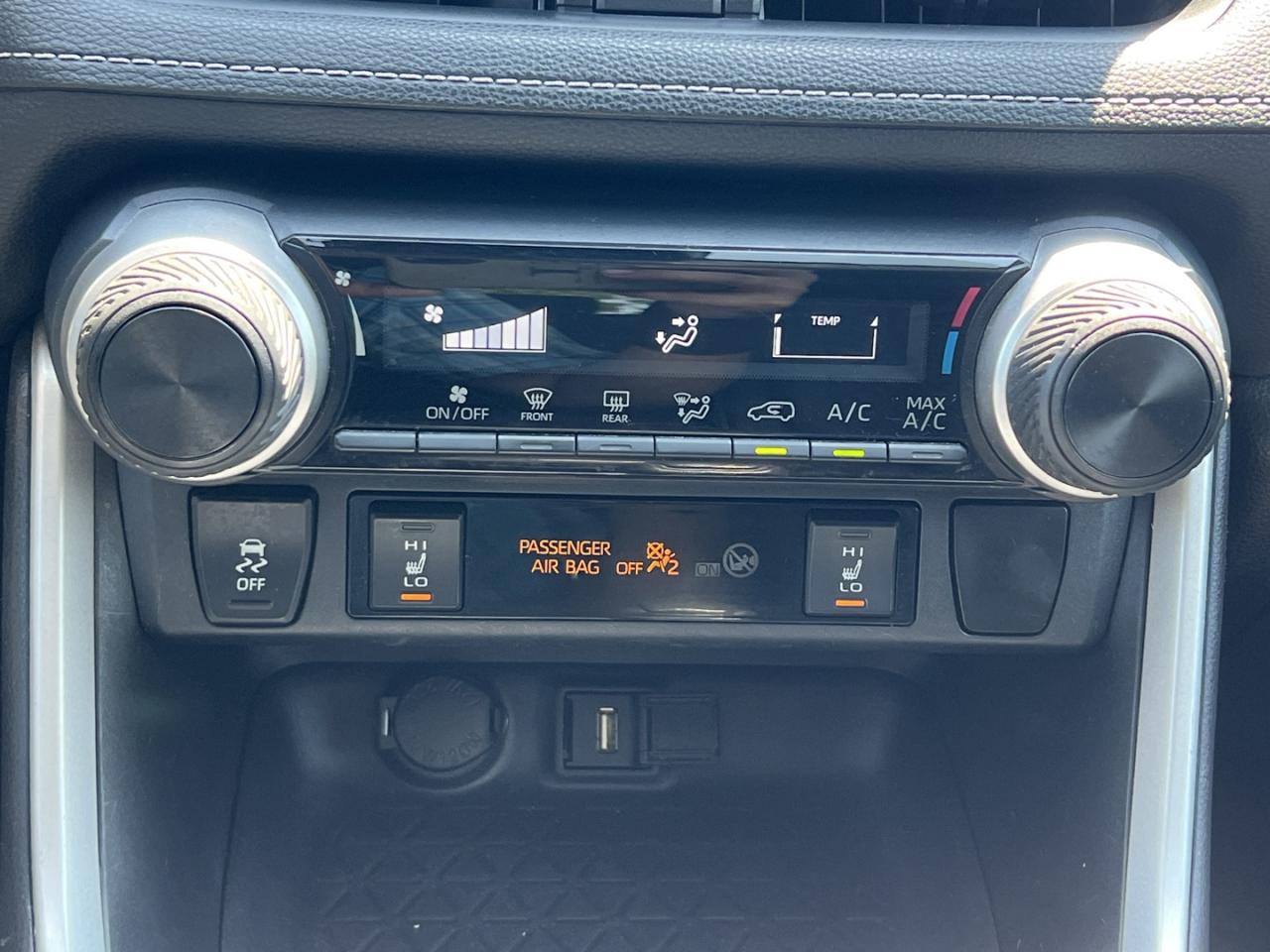 2020 Toyota RAV4 LE AWD - Photo #23