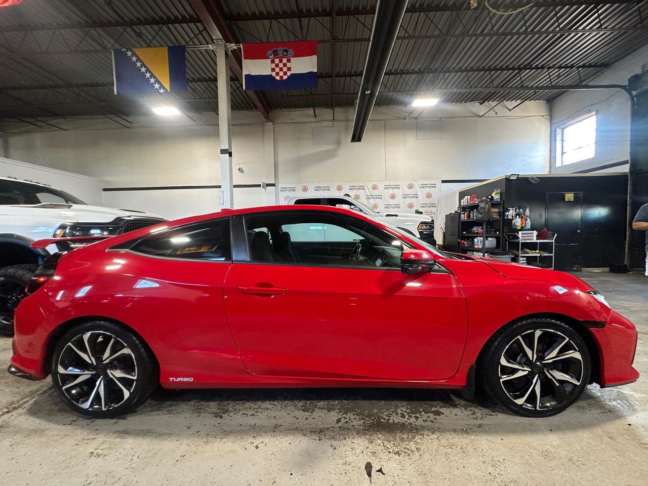 2017 Honda Civic Si | Manual | TURBO - Photo #4